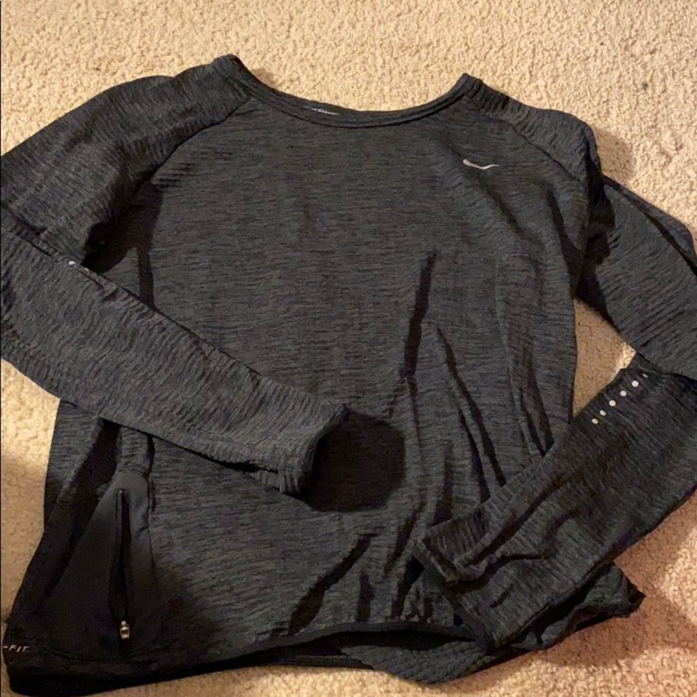 Nike long sleeve shirt with pockets